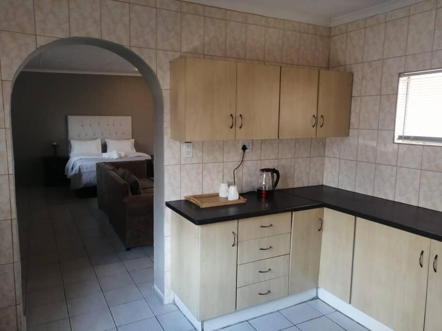 The Hidden Villa Boksburg Luaran gambar