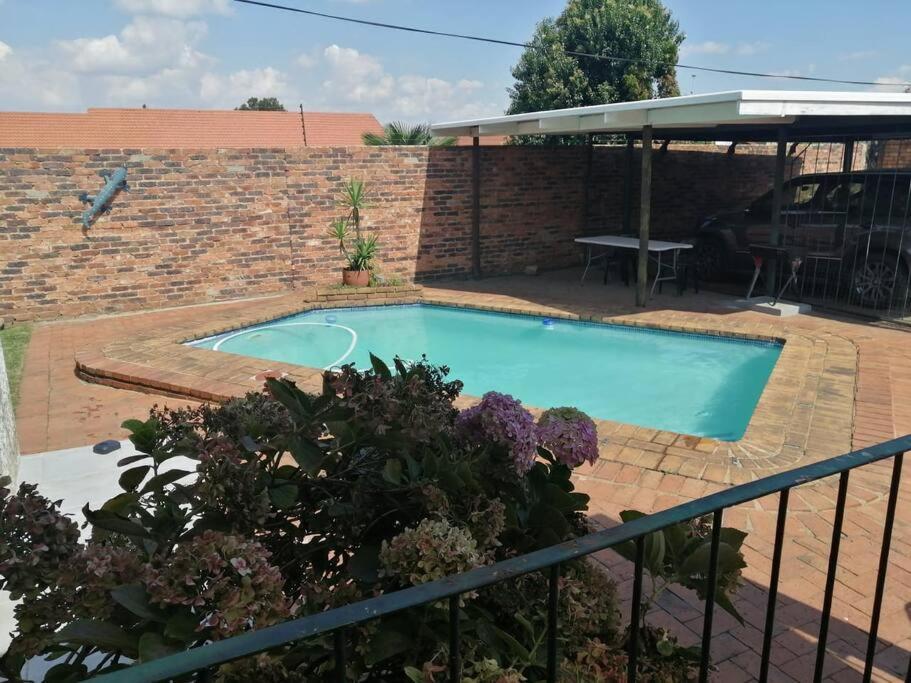The Hidden Villa Boksburg Luaran gambar