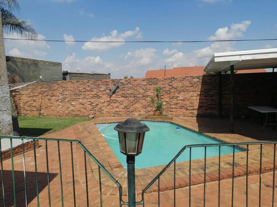 The Hidden Villa Boksburg Luaran gambar